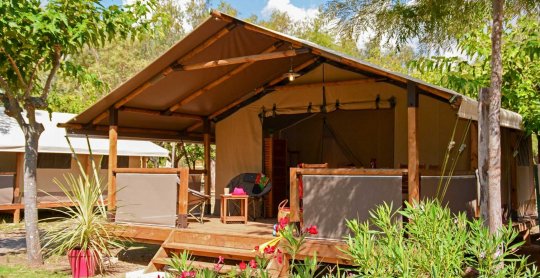 location lodges kenya exterieur 2 camping moulieres